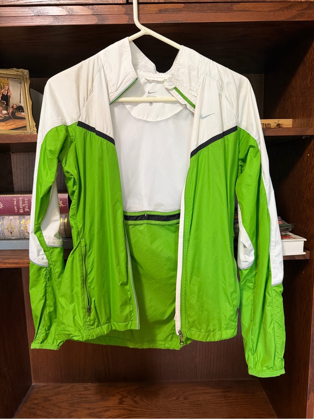 Nike Women's Lime Green & White Lightweight Windbreaker Jacket